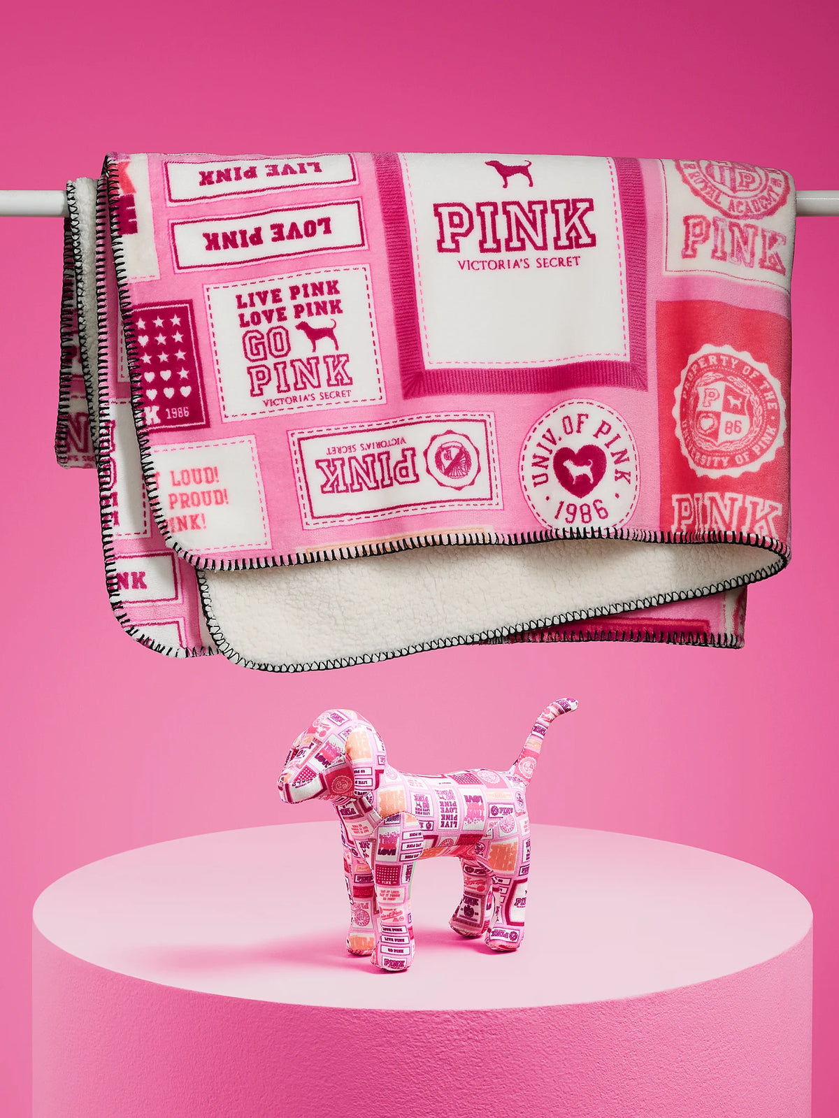 Плед Victoria's Secret Cozy Plush Blanket